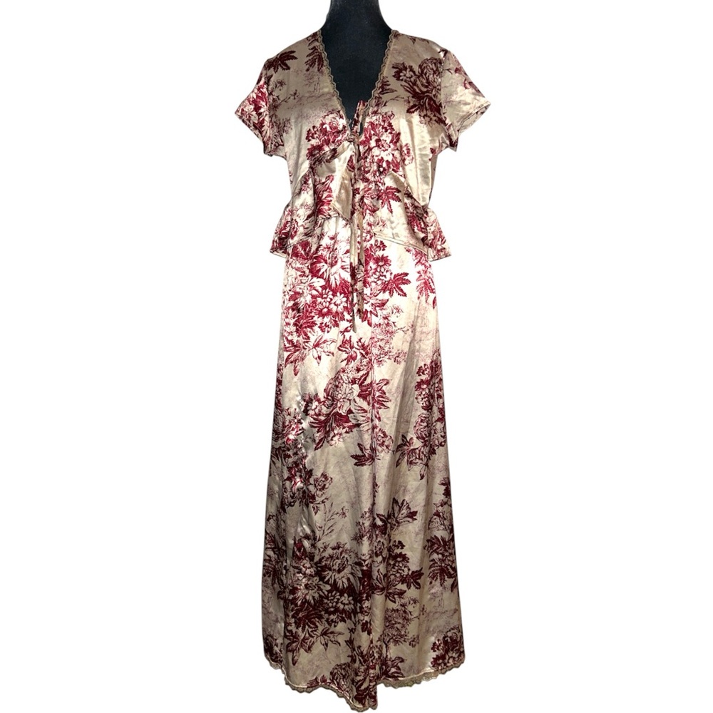Dippin Daisys 2 piece silky satiny lightweight feminine pajamas floral print